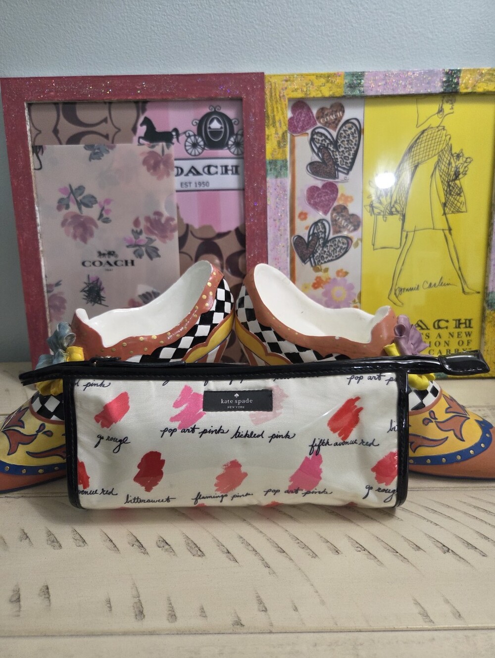 Kate Spade New York makeup bag with a lipstick smudge pattern, EUC